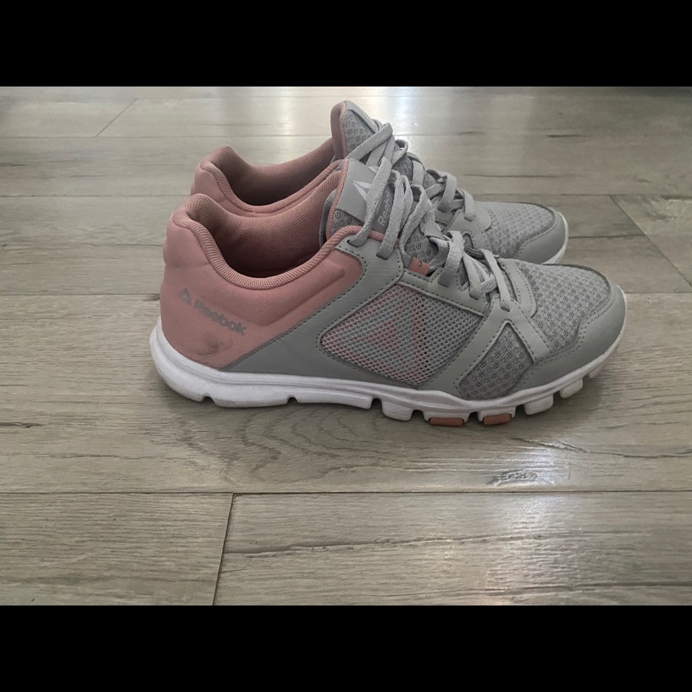 Reebok - Picture 4 of 4